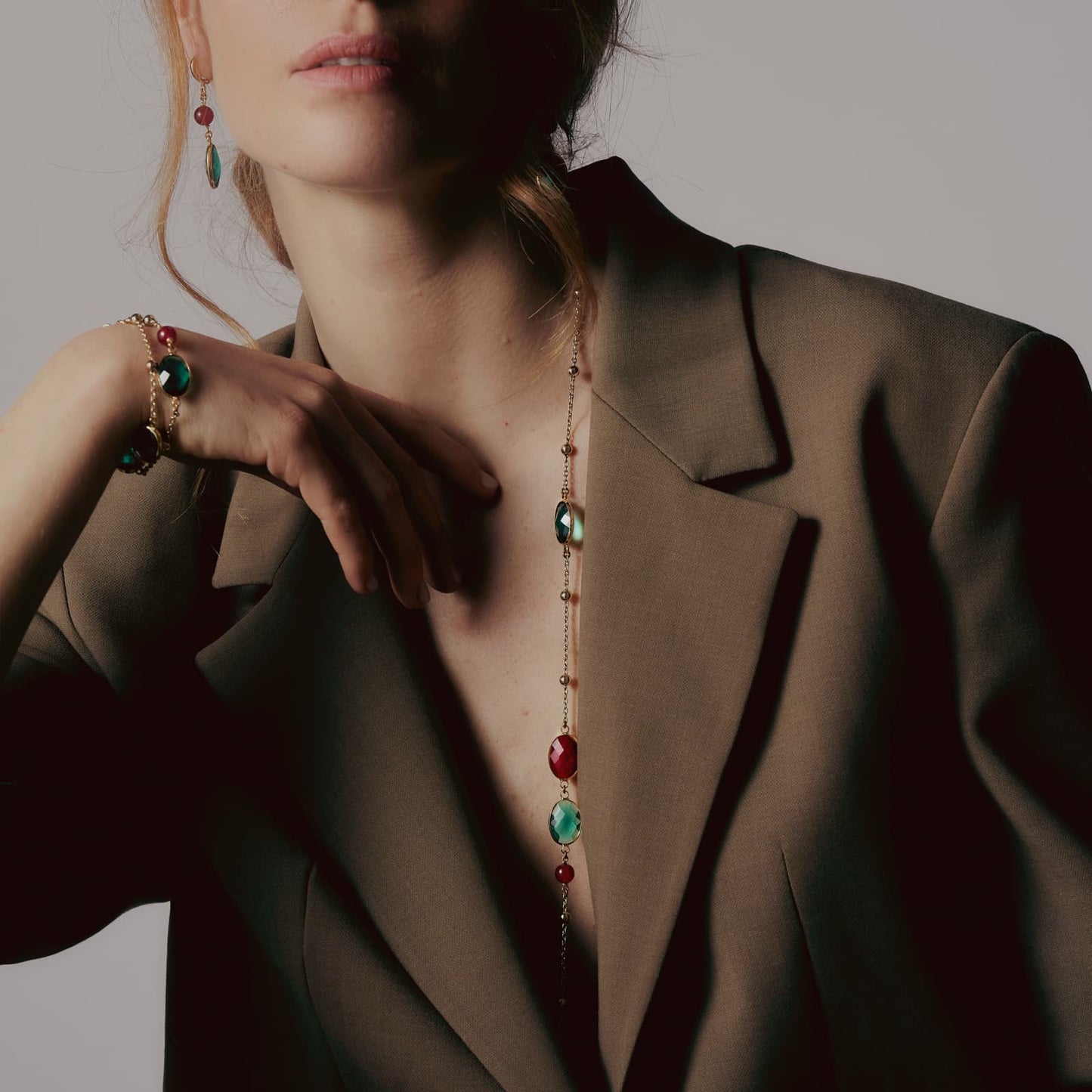 Collana Donna Chanel pietre verdi e rosse